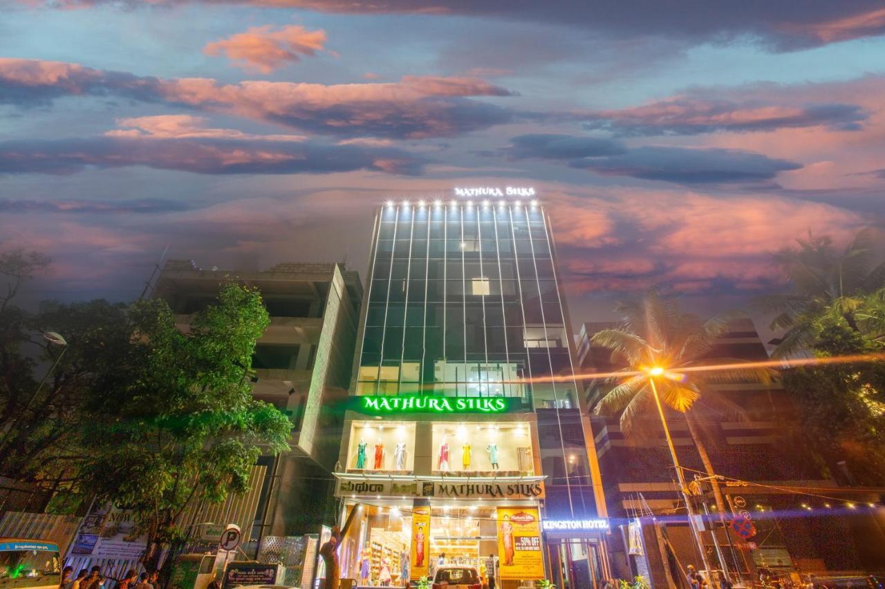 Kingston Hotel บังกาลอร์ ภายนอก รูปภาพ