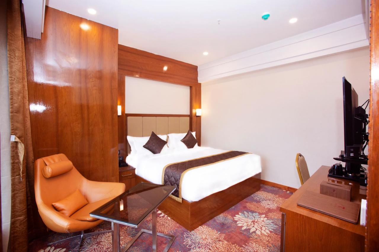 Kingston Hotel บังกาลอร์ ภายนอก รูปภาพ