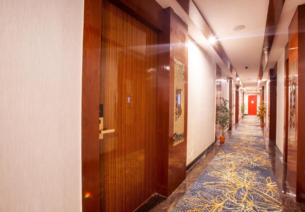 Kingston Hotel บังกาลอร์ ภายนอก รูปภาพ