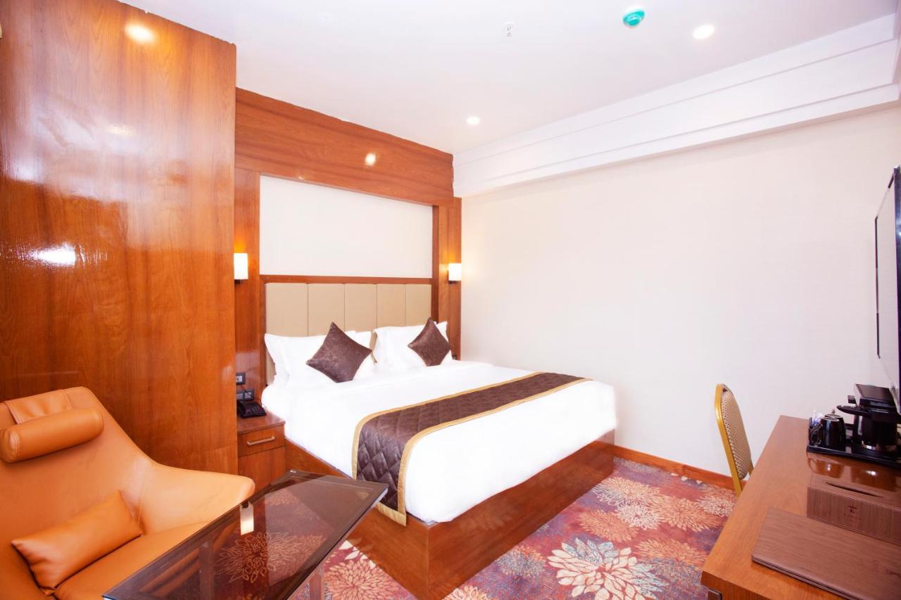 Kingston Hotel บังกาลอร์ ภายนอก รูปภาพ