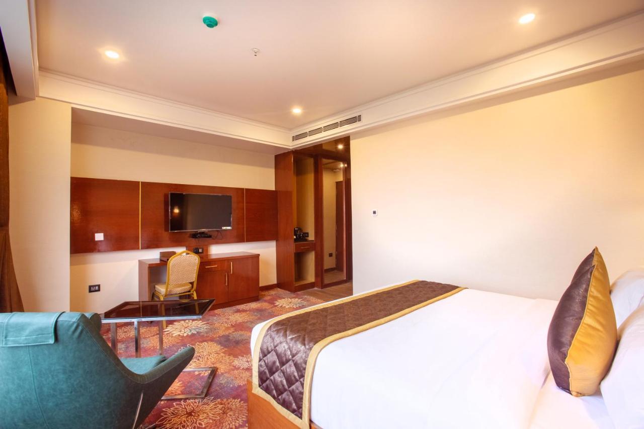 Kingston Hotel บังกาลอร์ ภายนอก รูปภาพ