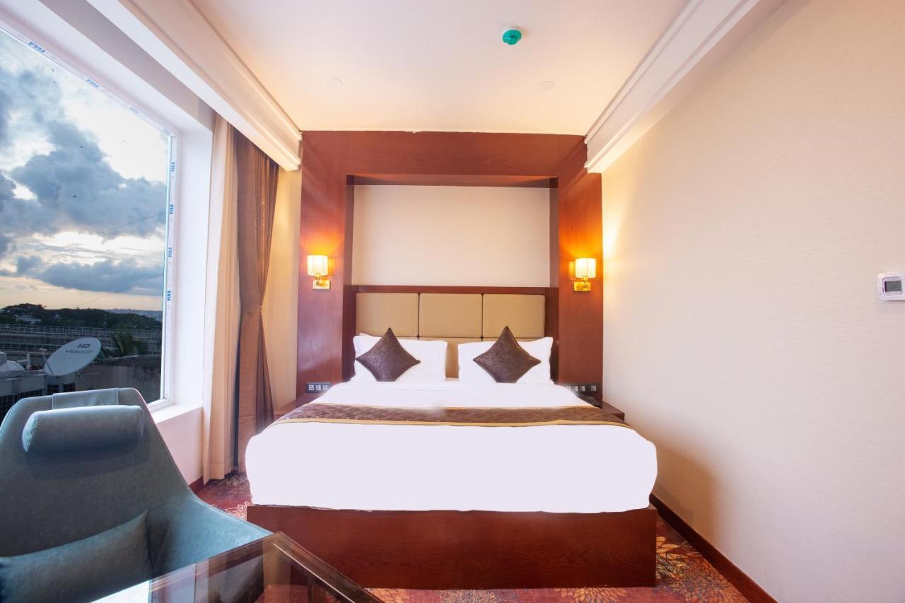 Kingston Hotel บังกาลอร์ ภายนอก รูปภาพ