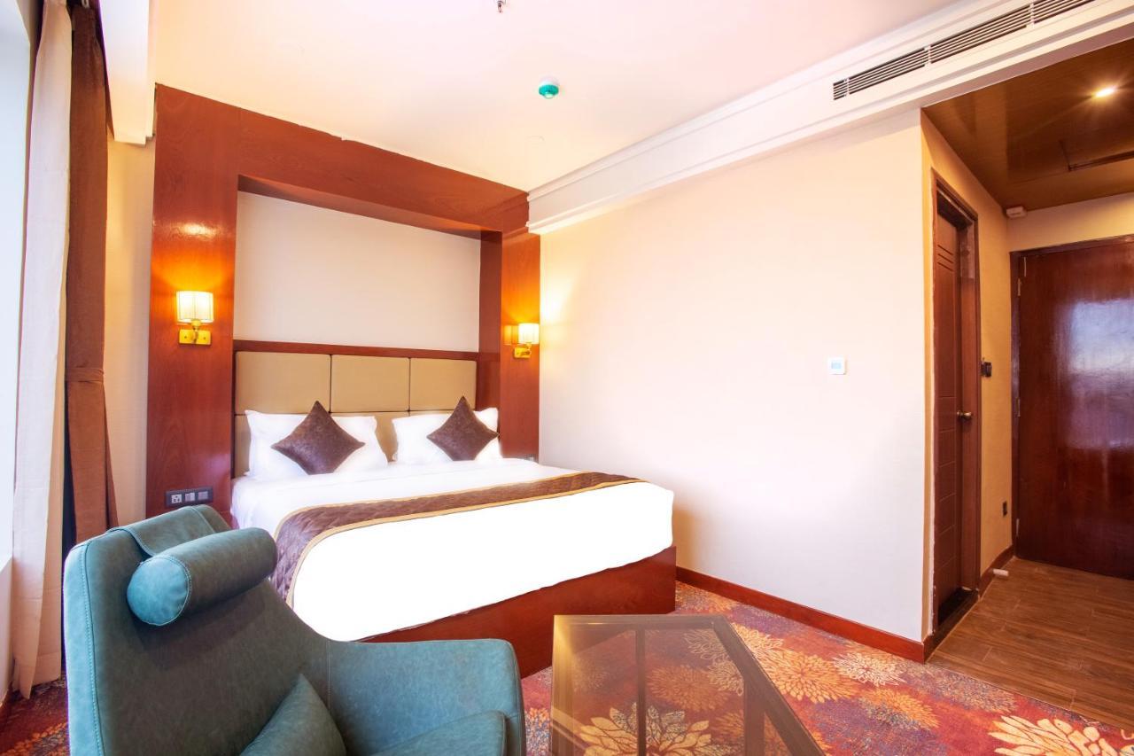 Kingston Hotel บังกาลอร์ ภายนอก รูปภาพ