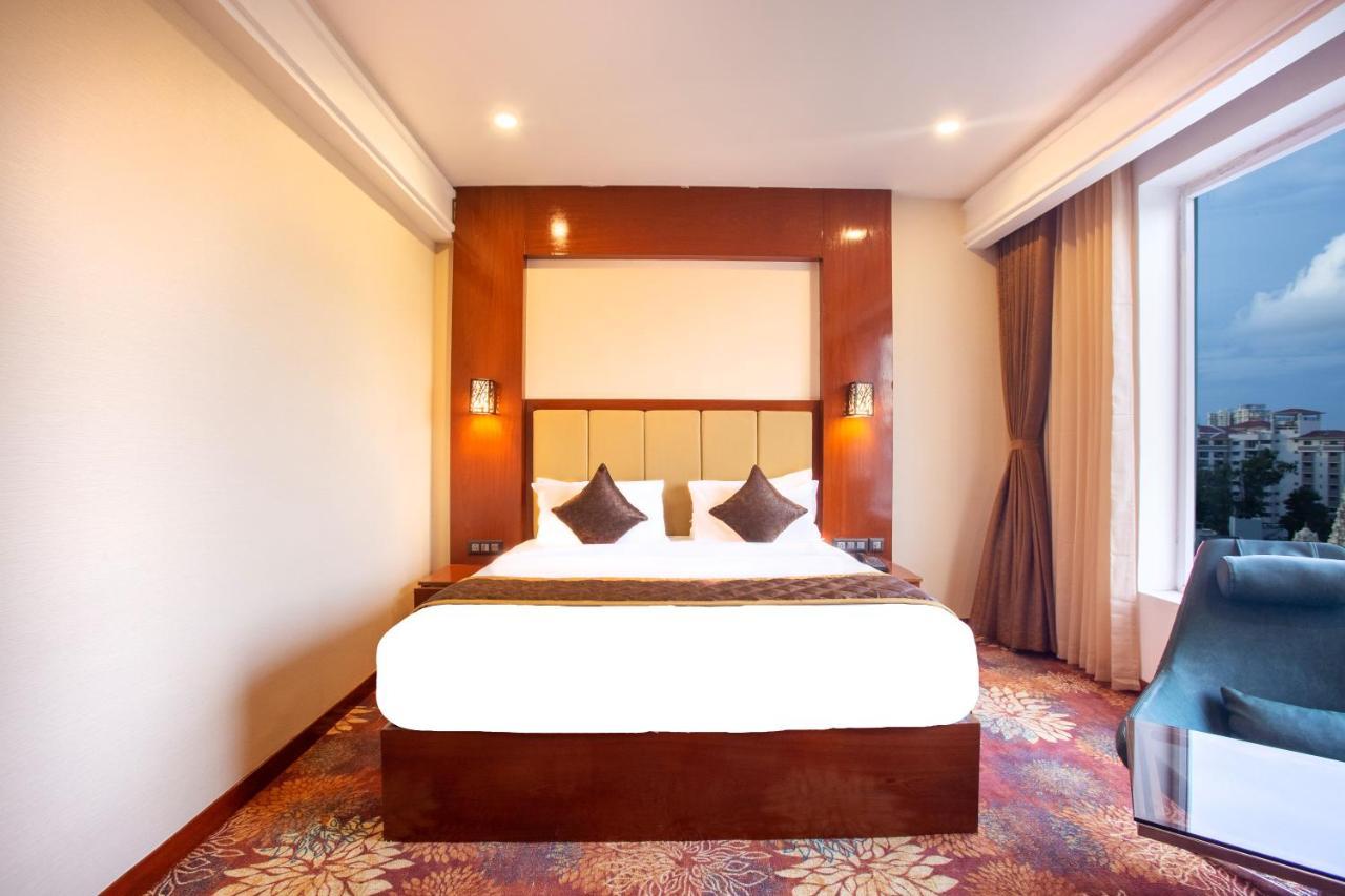 Kingston Hotel บังกาลอร์ ภายนอก รูปภาพ