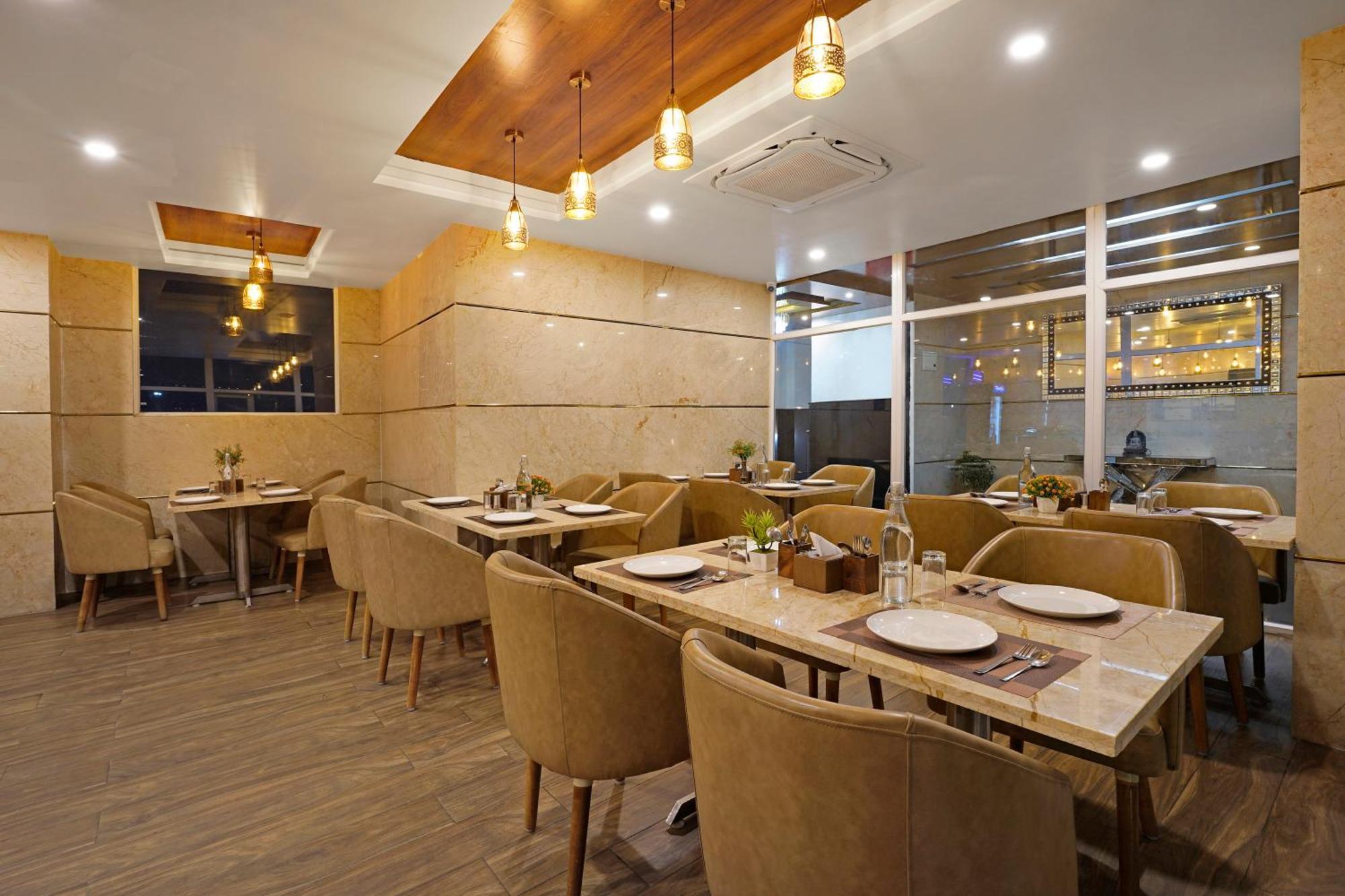 Kingston Hotel บังกาลอร์ ภายนอก รูปภาพ