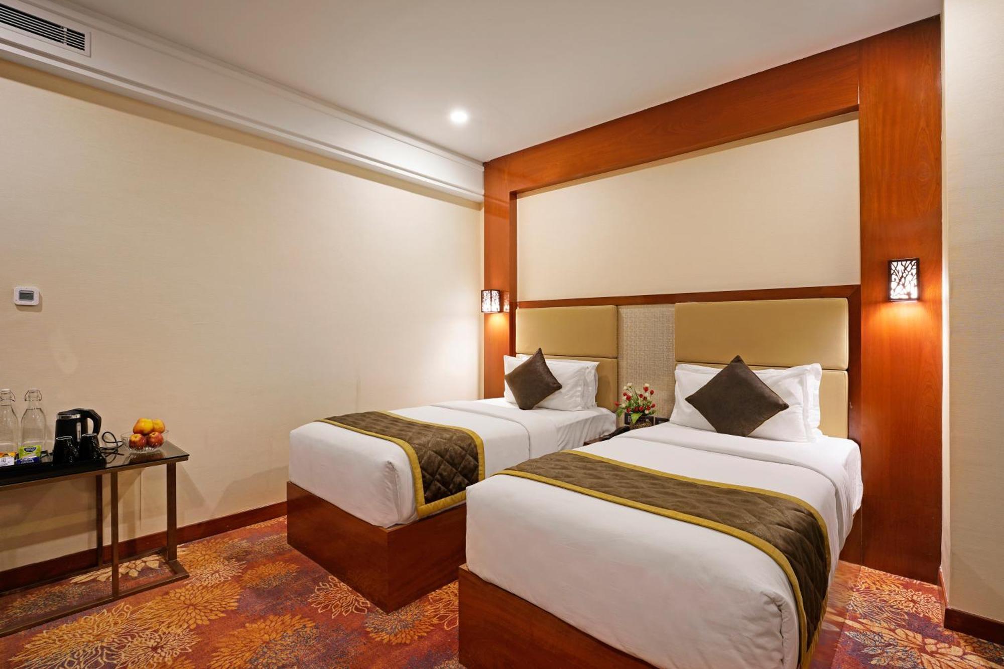Kingston Hotel บังกาลอร์ ภายนอก รูปภาพ