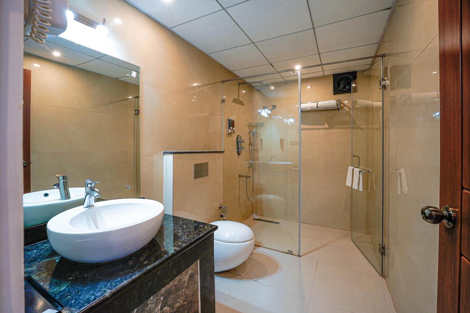 Kingston Hotel บังกาลอร์ ภายนอก รูปภาพ